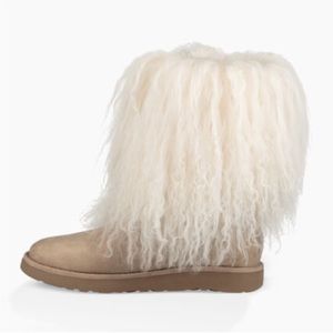 Ugg boots like new with box